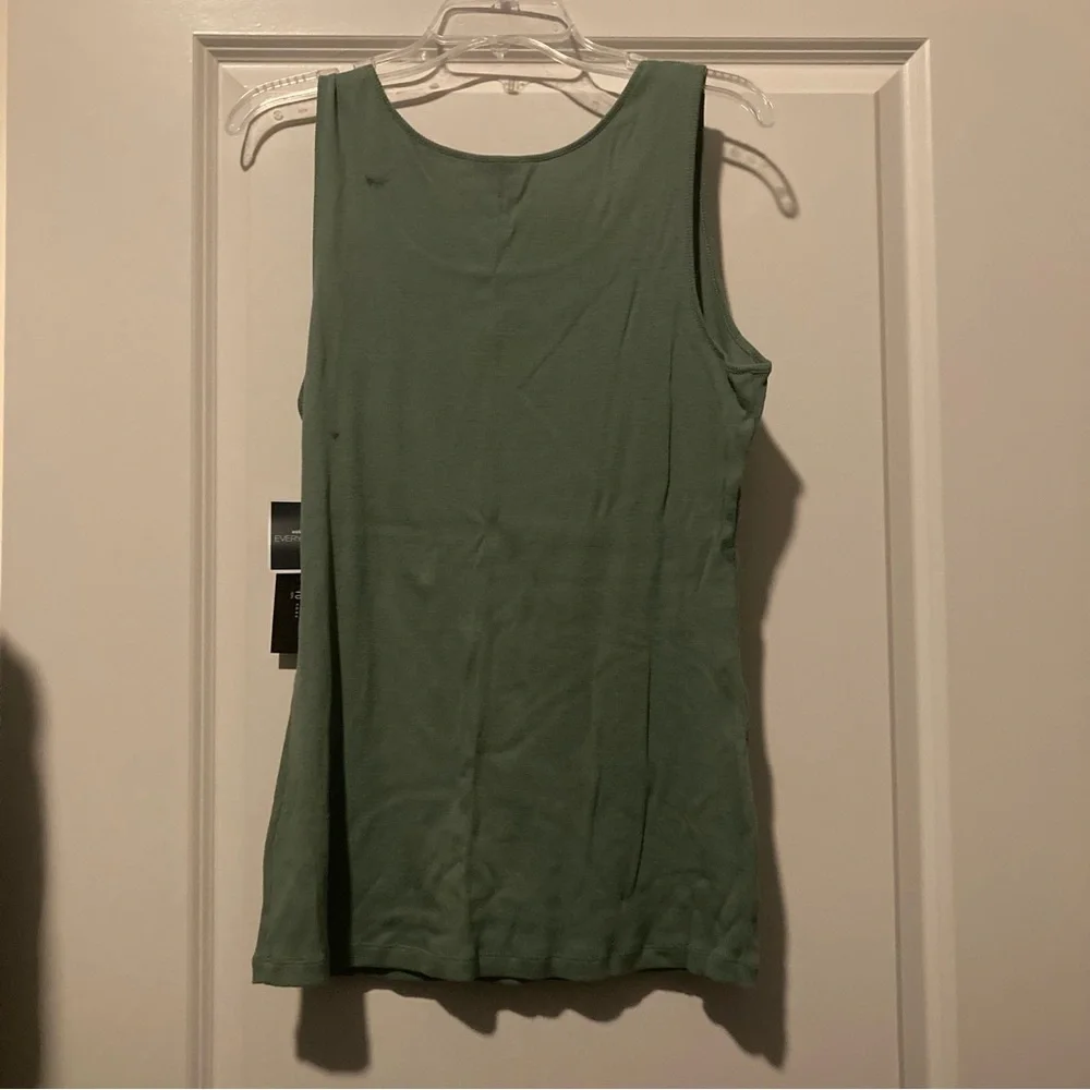 Green tank top - Picture 2 of 4